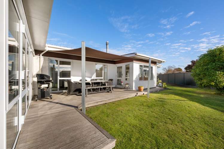26 Newbourne Crescent Redwoodtown_15