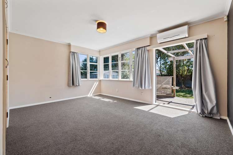 15 Montrose Place Takaro_6