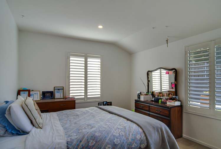 28 Wynyard Crescent Fernhill/Sunshine Bay_12