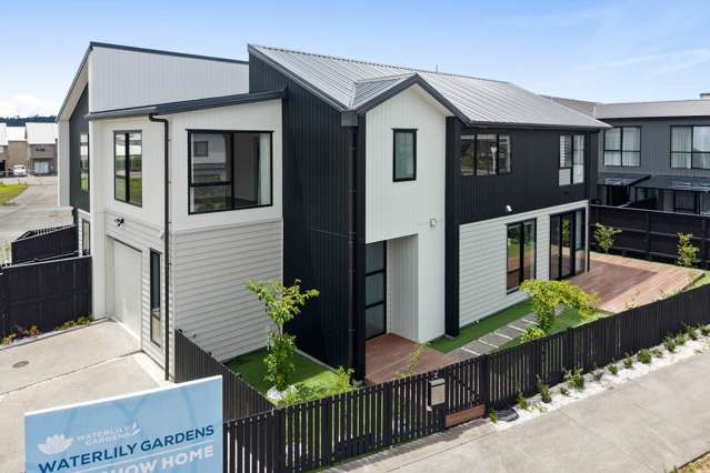 Brand New On Waterlily Gardens