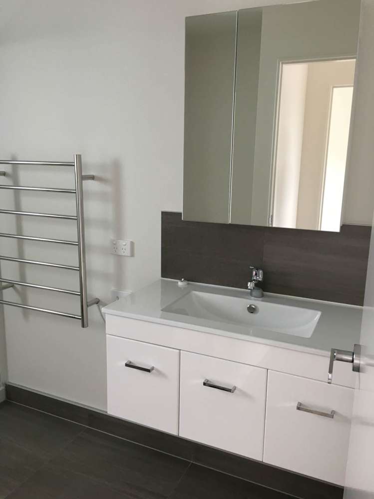 17/45 Karepiro Drive Stanmore Bay_10