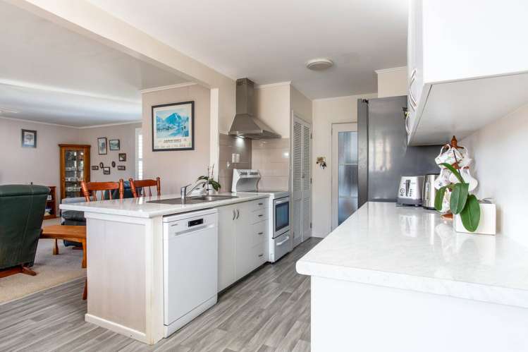 3 Crocombe Crescent_3