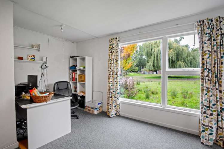 657 Domett Road Domett_15