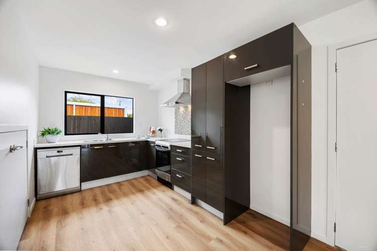 5 Bordeaux Parade Te Atatu South_9