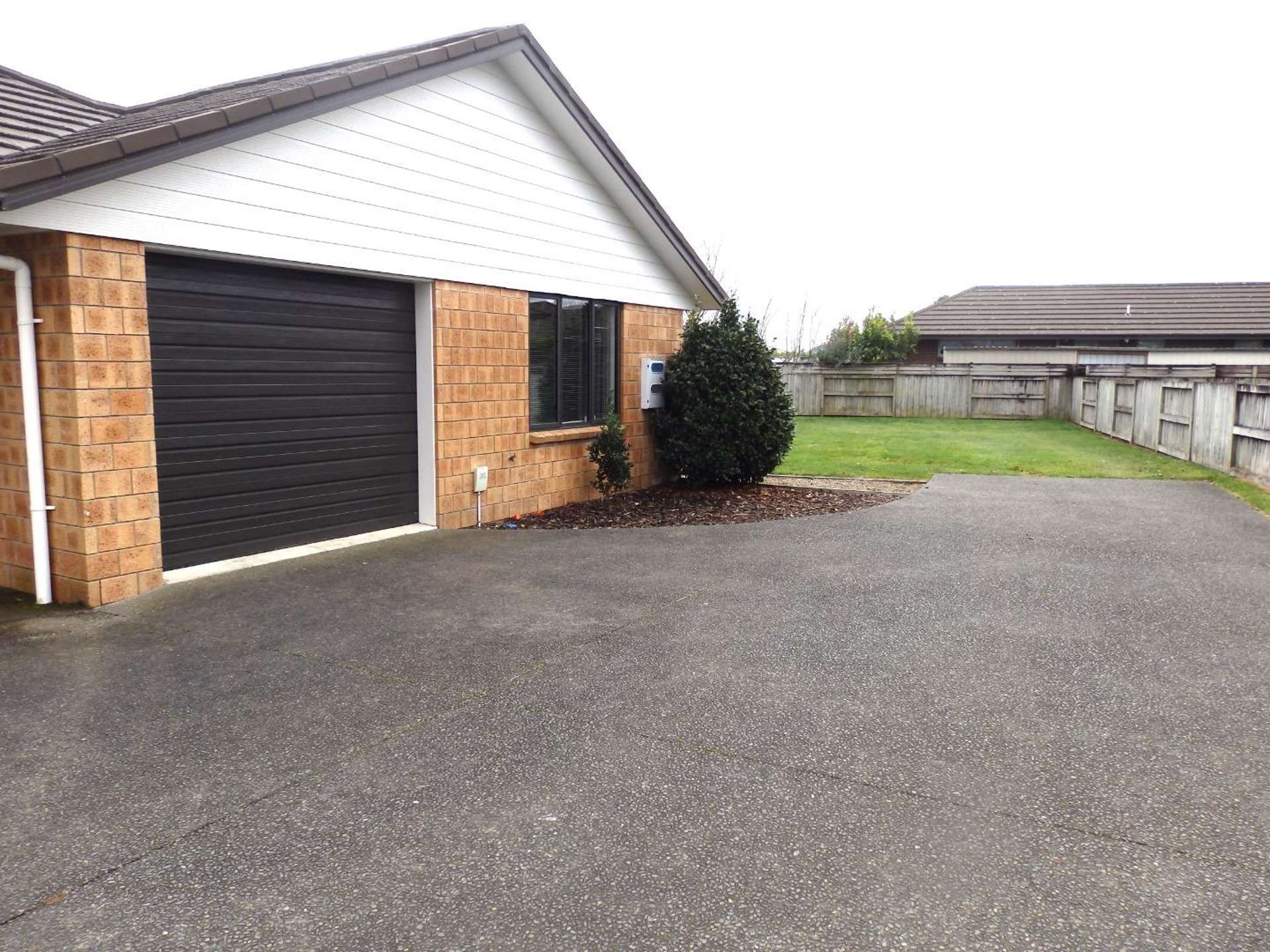 1A Peppercorn Place 11373_0