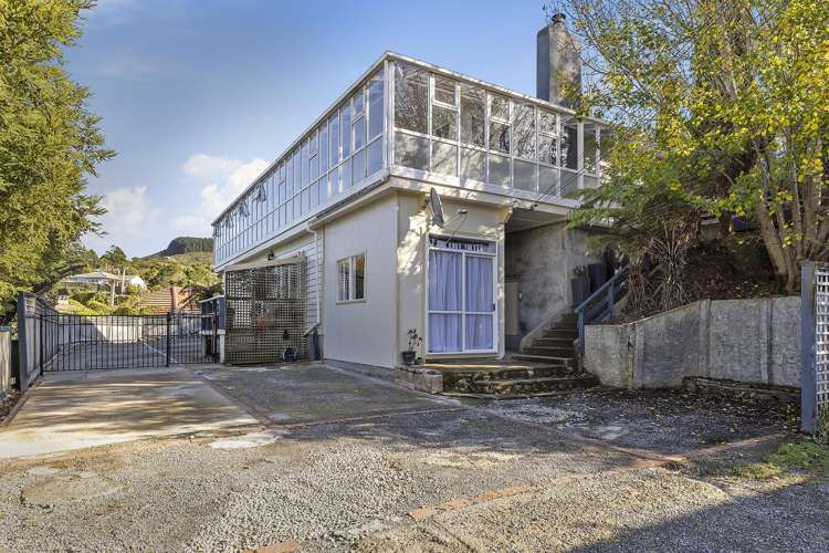 15a Romney Square Tawa_13