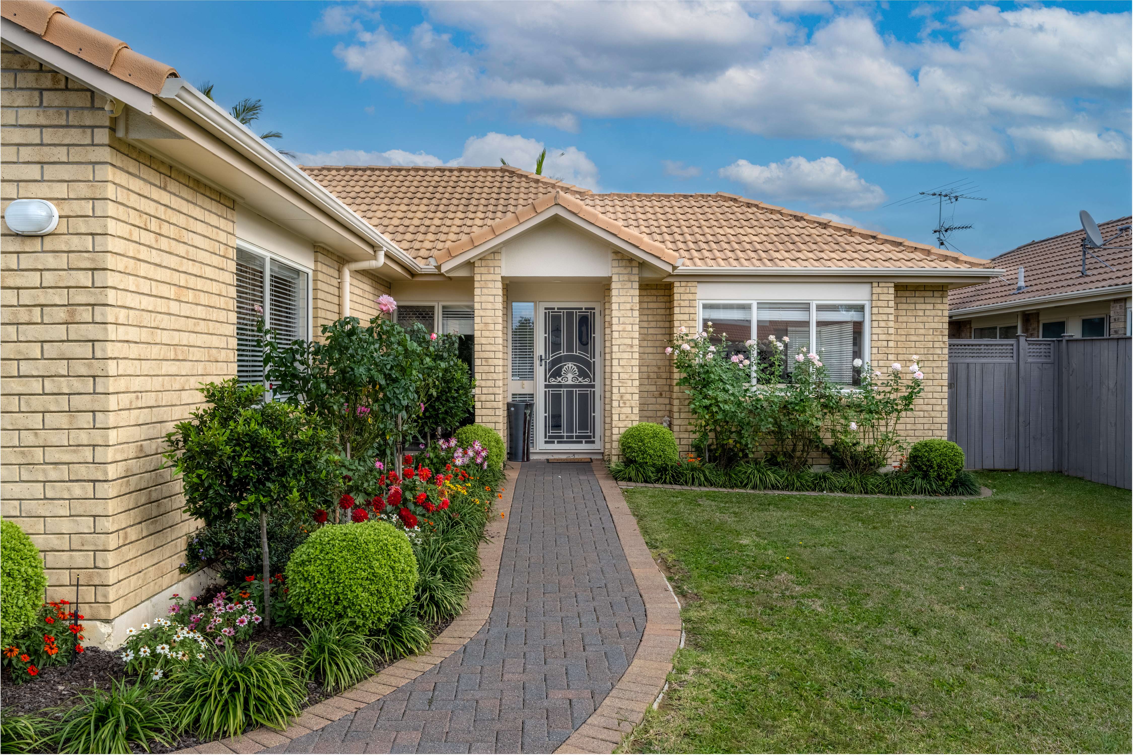 16 Corta Bella Place Golflands Manukau City Houses for Sale One