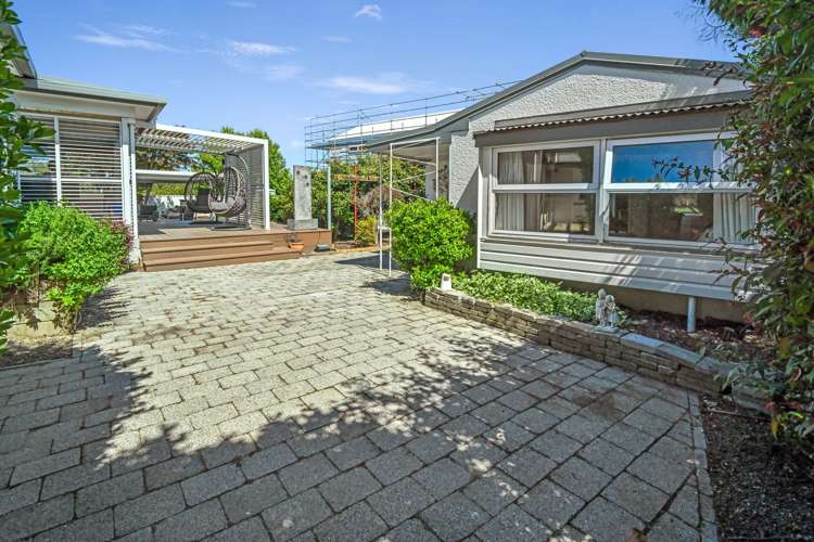 915 Harding Road Camberley_29