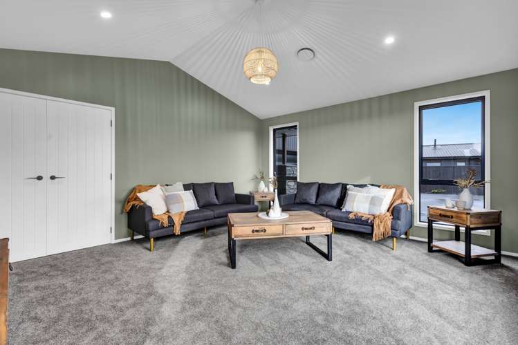 6 Oliver O'Leary Way Westown_11