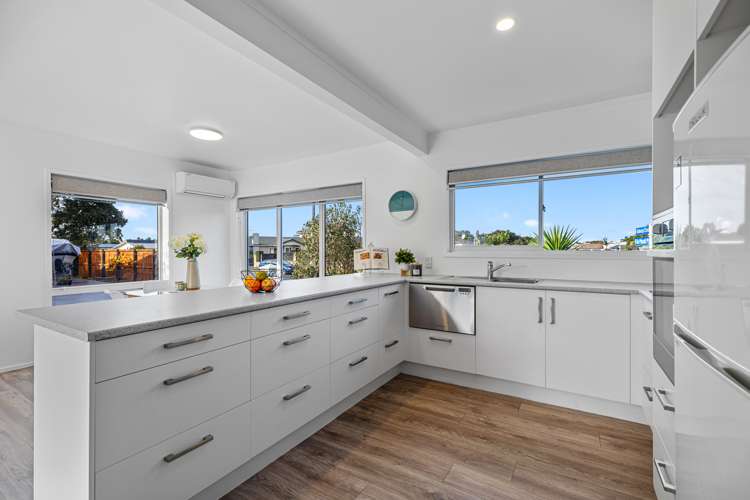 7a Seaspray Drive Mount Maunganui_9