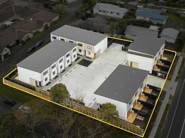 Spacious Brand New - 2 Ensuites + 2.5 Baths + Carpark!