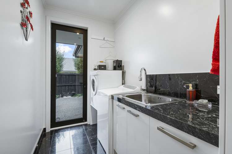 7 Shillingford Boulevard Rolleston_19