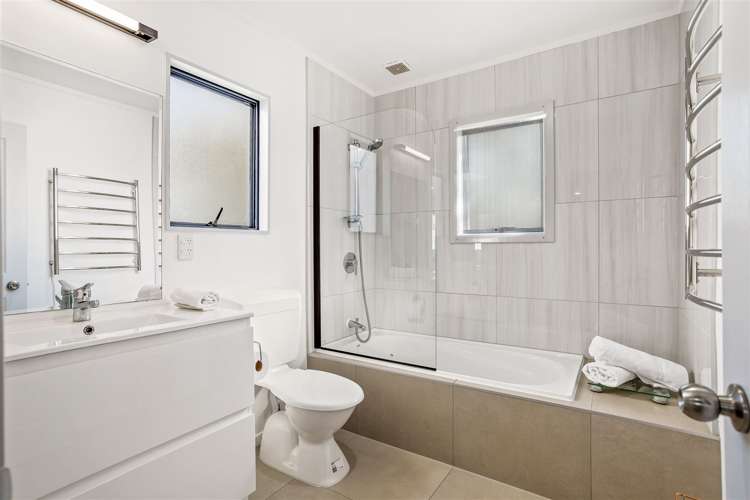 15 Butia Avenue Henderson_15