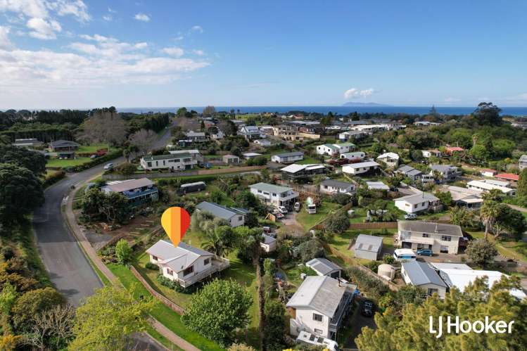 8 Koutunui Road Athenree_13