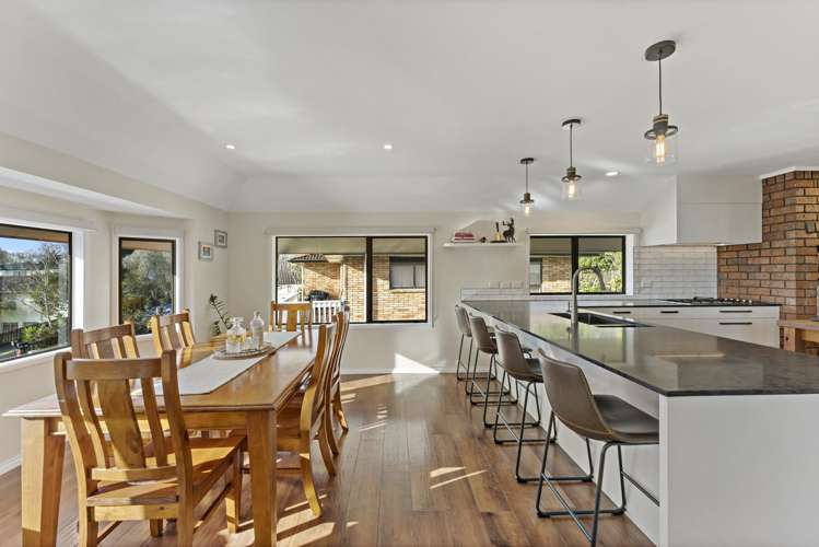 11 Rochas Place Clover Park_12