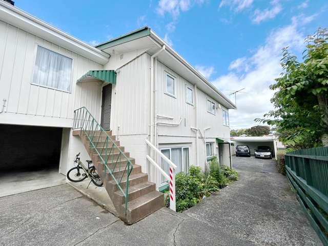 Two Bedroom Unit with Carport in Remuera