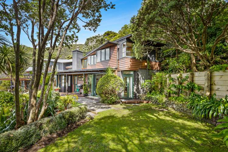 66 Piha Road Piha_9