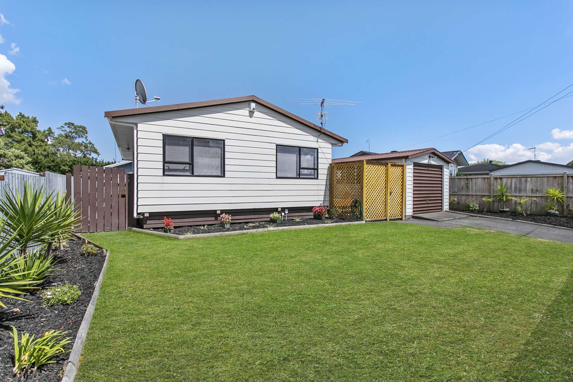 2/1 Cross Street Papakura_0