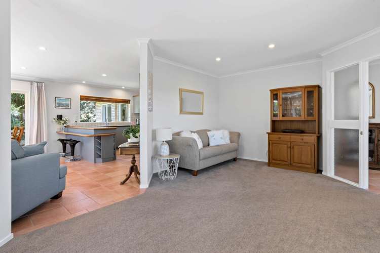 14 Margaret Henry Crescent Oteha_7