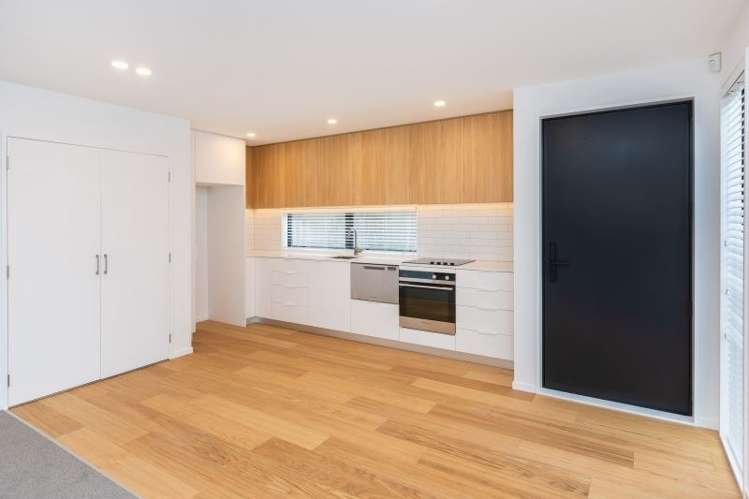 4/126 Rugby Street Merivale_2