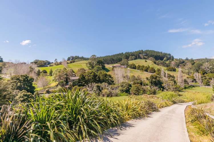 748 Weranui Road Wainui_31