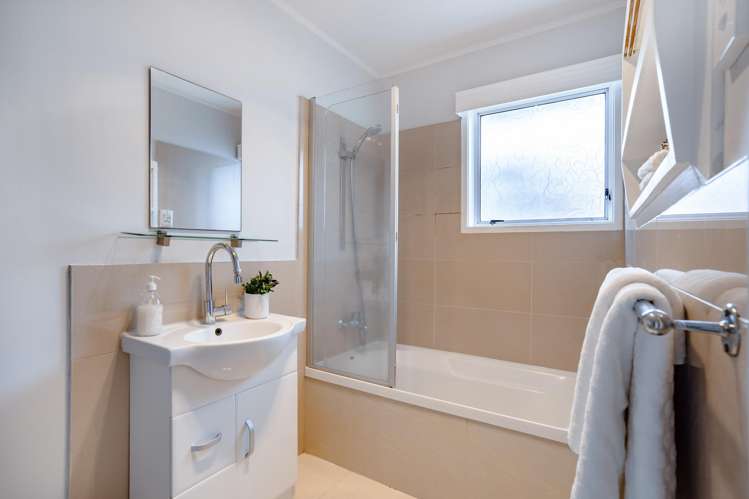 2/127 White Swan Road Mount Roskill_7