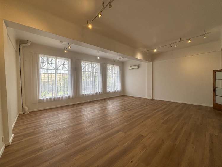 153 The Square Palmerston North_1