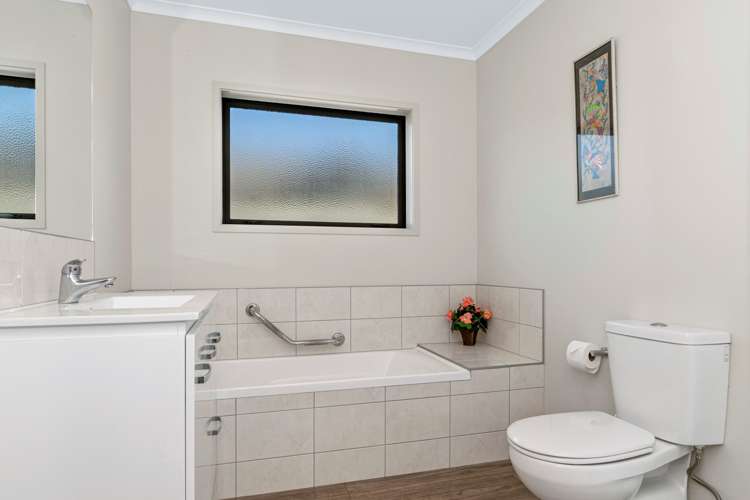 27 Tatahi Cove Papamoa_8