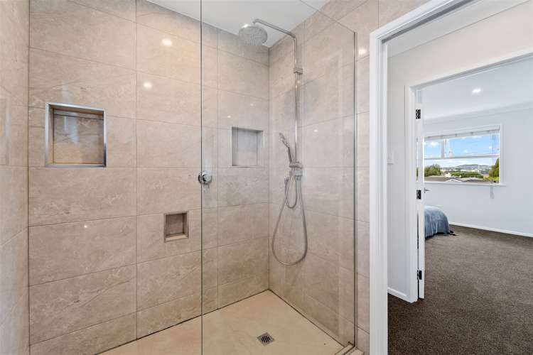 102 Tirimoana Road Te Atatu South_17