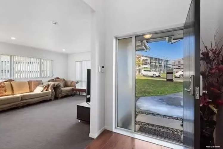  6 Listack Drive Flat Bush_4