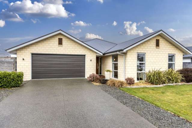 Contemporary Comfort in Quiet Cul-de-Sac