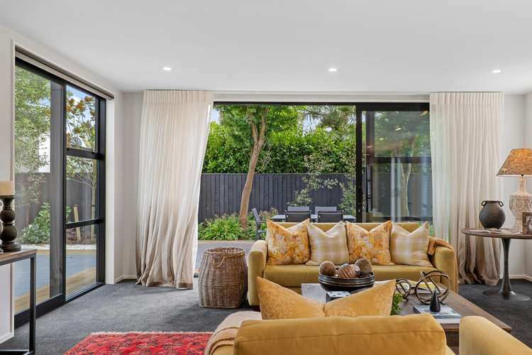 22A Wroxton Terrace Merivale_12