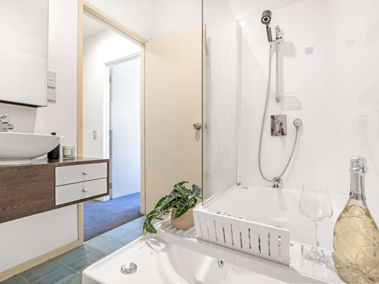57/21 Hunters Park Dr Three Kings_16