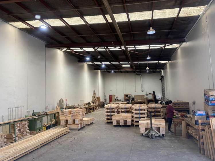 Rear Unit/78 Treffers Road Wigram_5