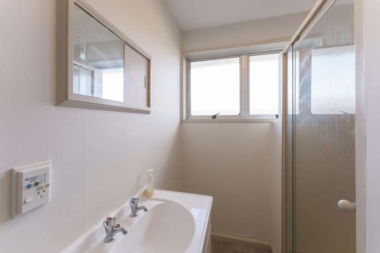 2/12 Bayswater Crescent Bromley_12