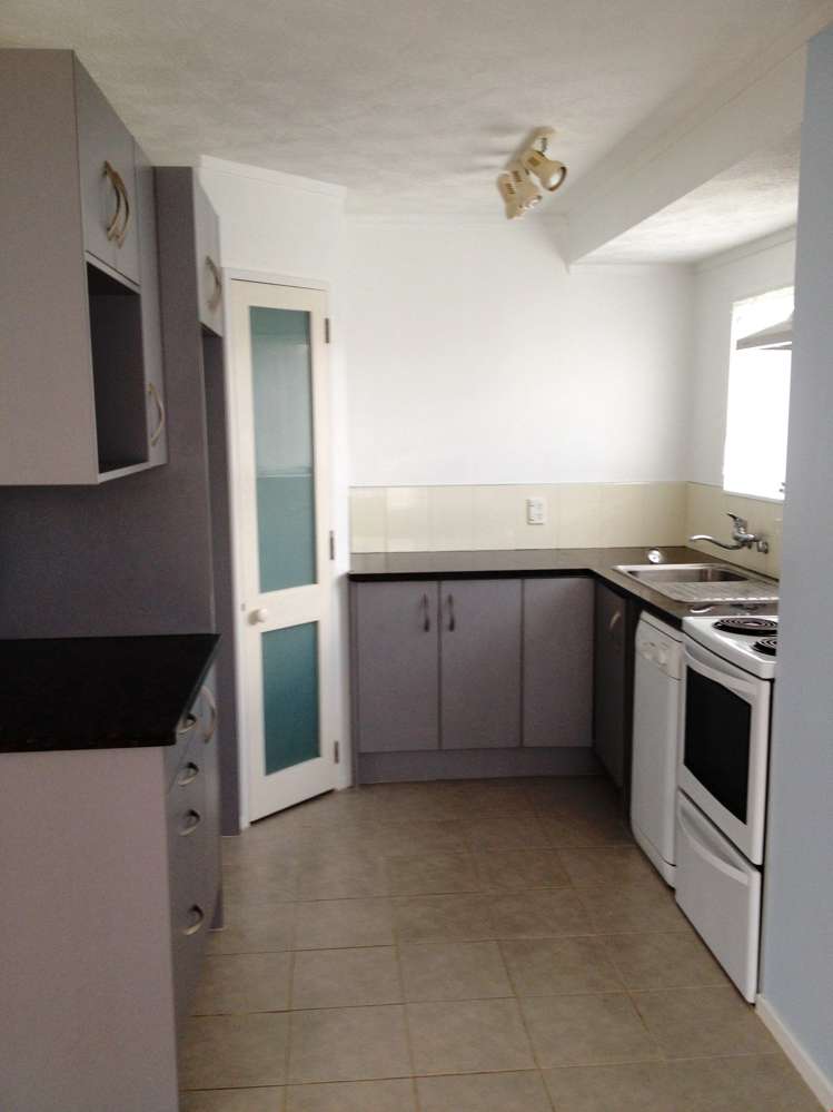 2/134 Bradbury Road Botany Downs_1