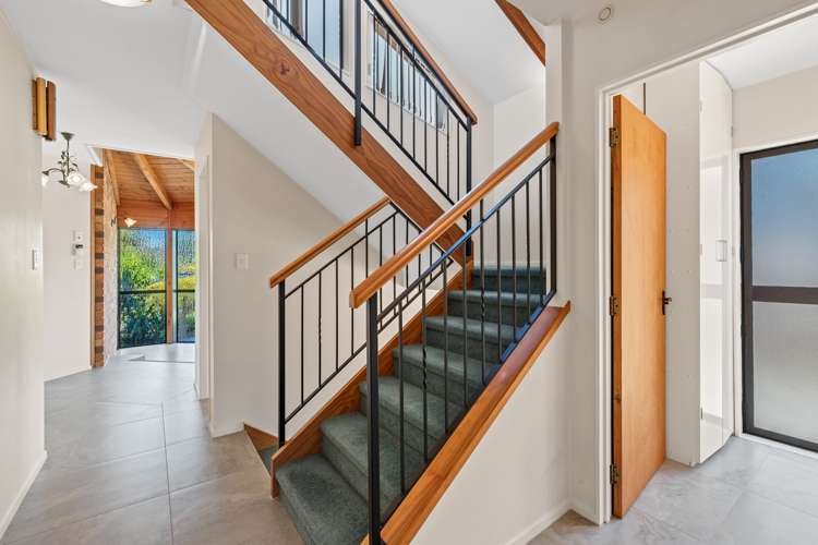 852 Beach Road Waiake_16