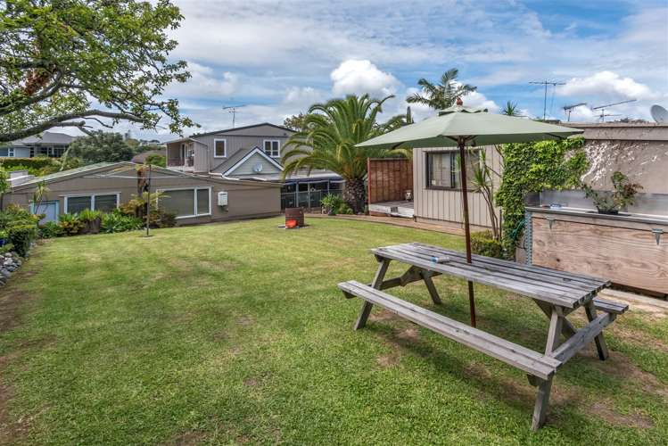 6 Marine Parade Mellons Bay_23