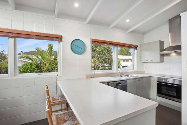 1 Dawnhaven Drive Te Atatu Peninsula_6