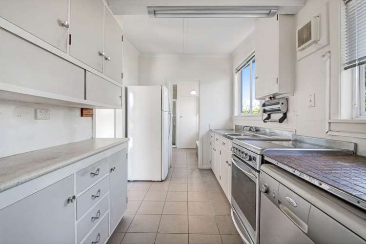 29 Roberts Road Matakatia_12