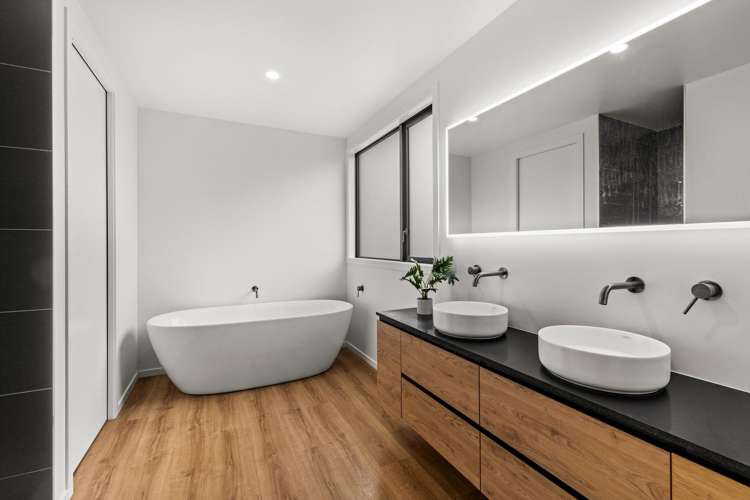 87 Oak Road Poraiti_18