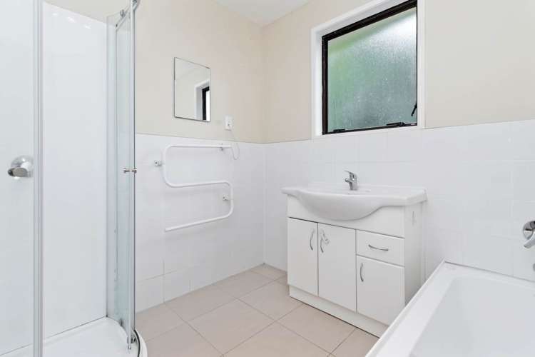 15 Panzic Place Glen Eden_12