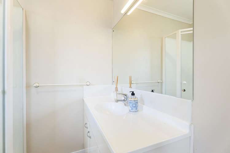 9 Saints Court Manurewa_21