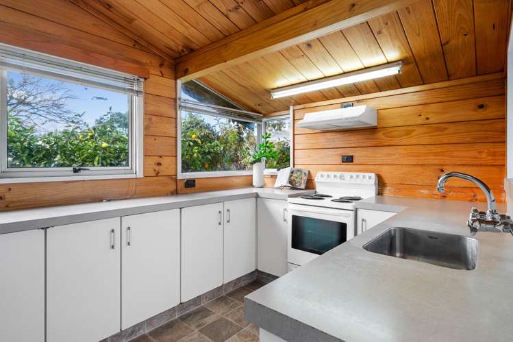2 Bata Place Pomare_8