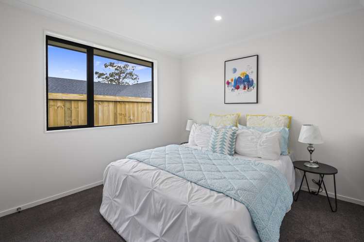 15 Lloyd Crescent Pukehangi_10