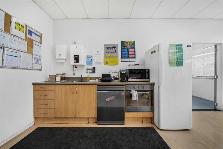 22 Ha Crescent Wiri_7
