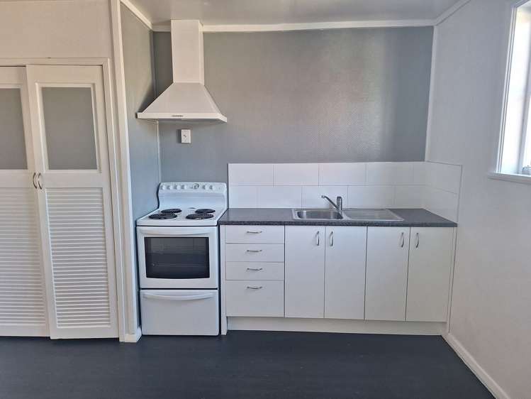20A Camp Street Silverstream_5