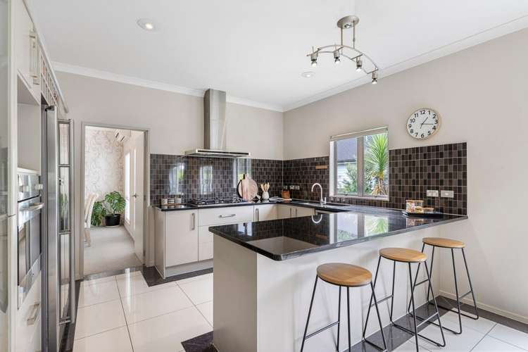 17 Miromiro Street 10879_4