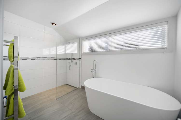 6 Giarni Place Karaka_21