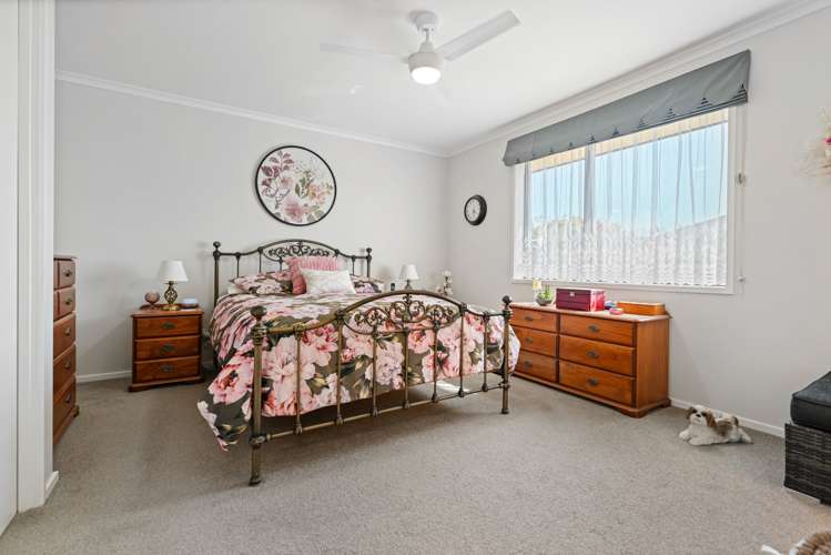 35 Stoneleigh Drive Chartwell_12